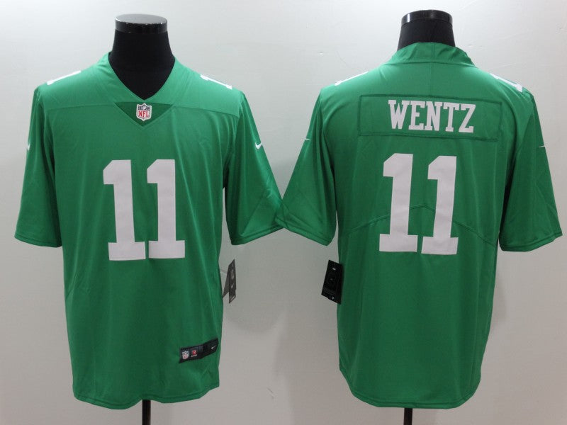 Mens Philadelphia Eagles #11 Carson Wentz Green Vapor Untouchable Player Limited Jersey