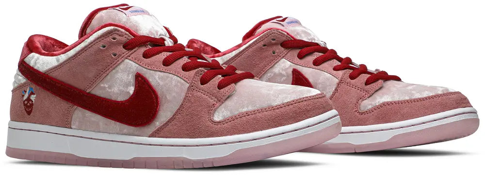 Nike Dunk Low SB - StrangeLove (Valentine's Day)